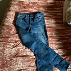 Fabric Materials 
93% Cotton, 6% Elasterell-P, 1% Lycra Spandex